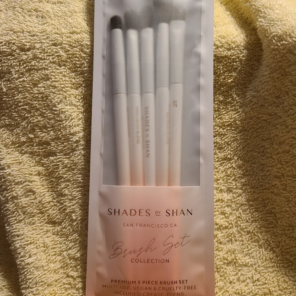 Shades By Shan Five Piece Vegan Eye Brush Set NWOT